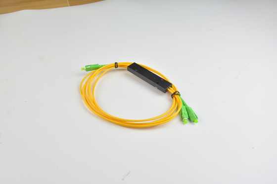 1x2 4 8 16 κουτί PLC G657A1 0.9mm SCUPC Τεχνικός διαχωριστής PLC με οπτική ίνα για την κατευθυντικότητα dB ≥55