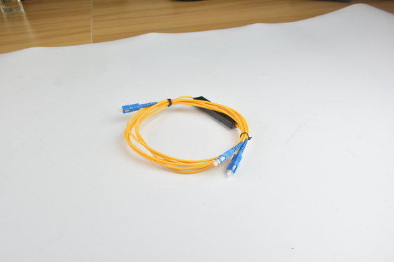 1x2 4 8 16 κουτί PLC G657A1 0.9mm SCUPC Τεχνικός διαχωριστής PLC με οπτική ίνα για την κατευθυντικότητα dB ≥55