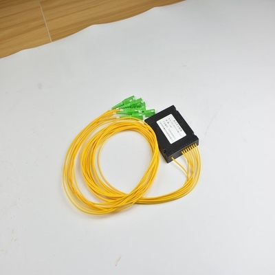 Σταθερότητα θερμοκρασίας -40-85 C dB 0,5 1*8 SC/APC ABS Box Type PLC Splitter για δίκτυο