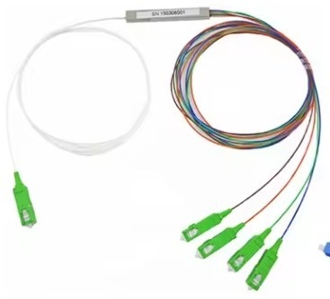 Συνδετήρας SC/APC 1x4 Φυτικό οπτικό σωλήνα από χάλυβα PLC Splitter για μήκος κύματος 1260-1650nm
